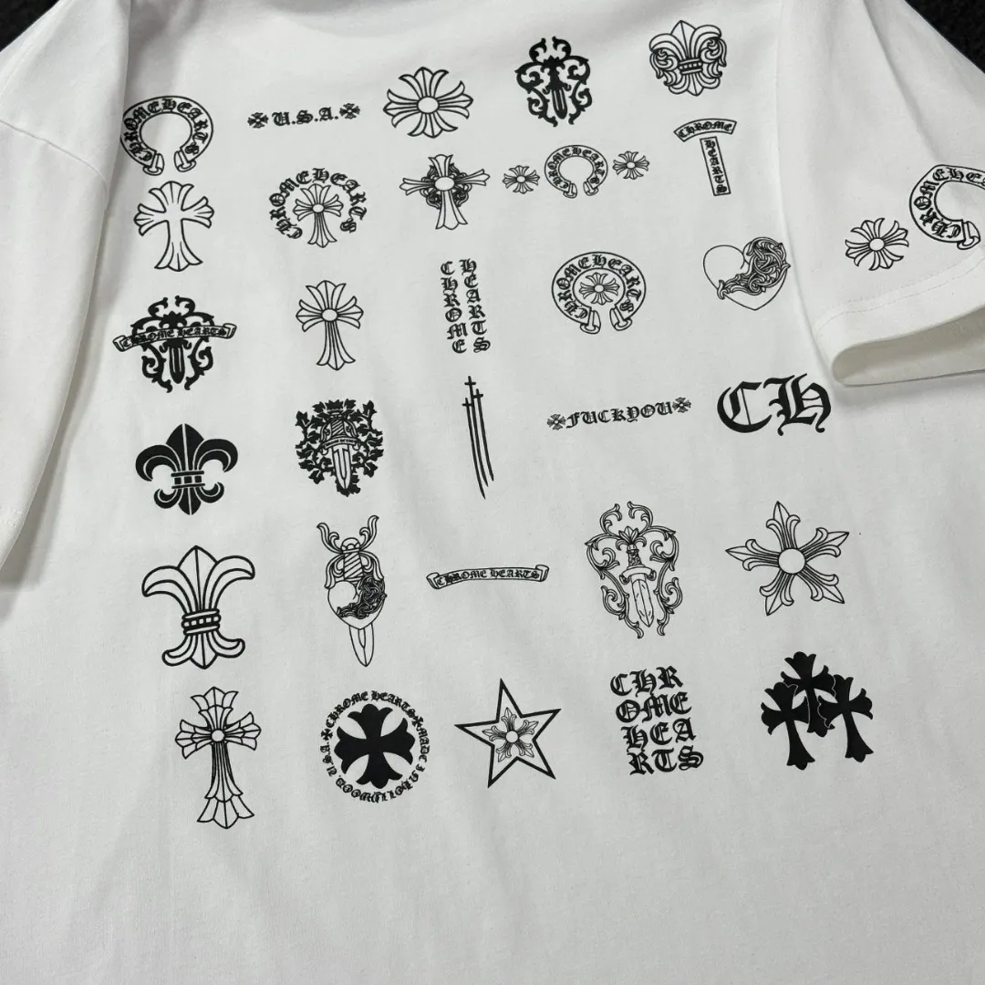 P170 Chrome Hearts Chrome Hearts 25 high-end versions. The fabric is made of 300 grams of high-density pure cotton. It does not deform or shrink. It has three labels. It is the same style for men and women. Technology: Digital printing. Color: White. Black. SIZE: S-XL.